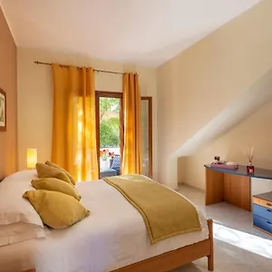 Smeraldo Apartment